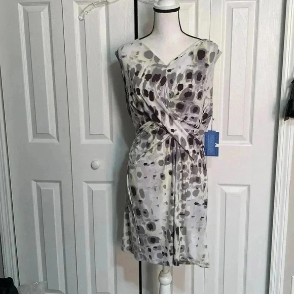 Simply Vera Vera Wang Dresses & Skirts - Simply Vera Vera Wang Gray yellow & black dress size XLP